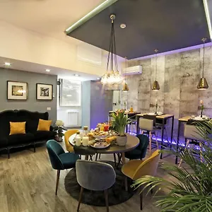 Bourbon House Panzió Nápoly